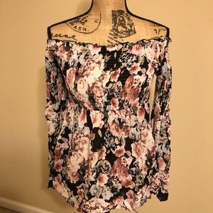 BRAND NEW floral off the shoulder bell sleeve top